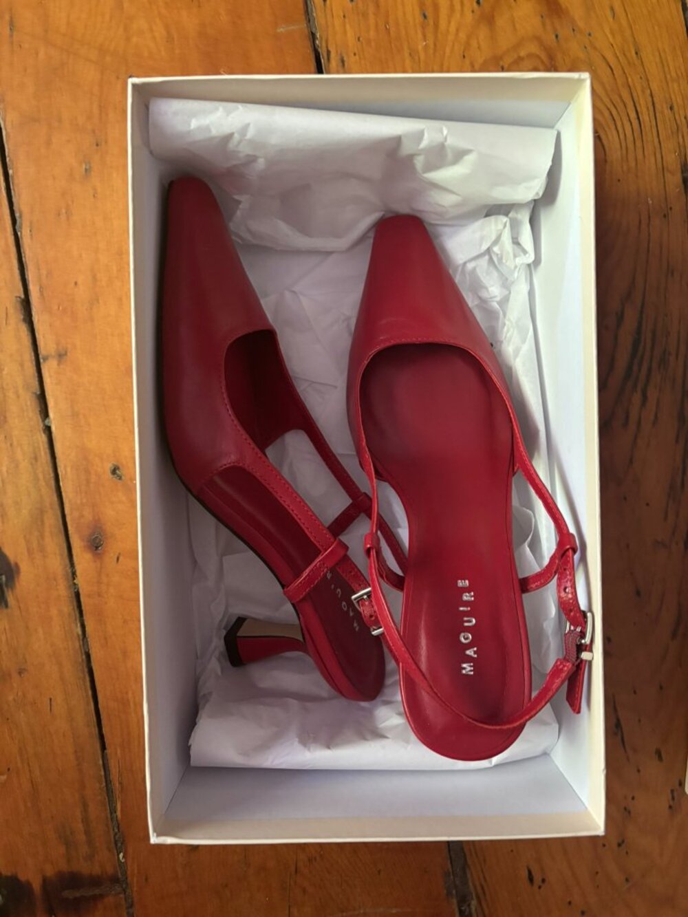 Maguire Bahia Cherry pumps